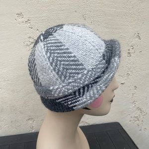 Irish aran sweater market tweed wool flapper cloche hat Grey color Womens
